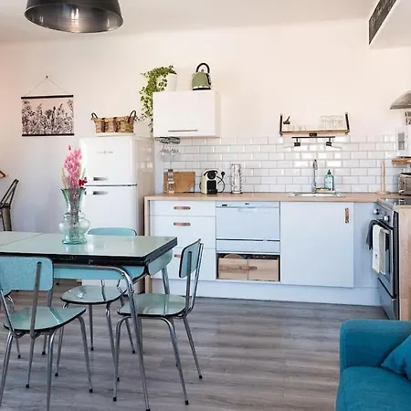 C'est L'amour A La 公寓 *